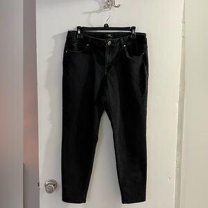 Black cropped jeans